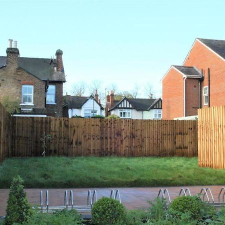 Appartement Marvellous New Build 2 Bed Flat - 1 Ophelia Court à Epsom Extérieur photo