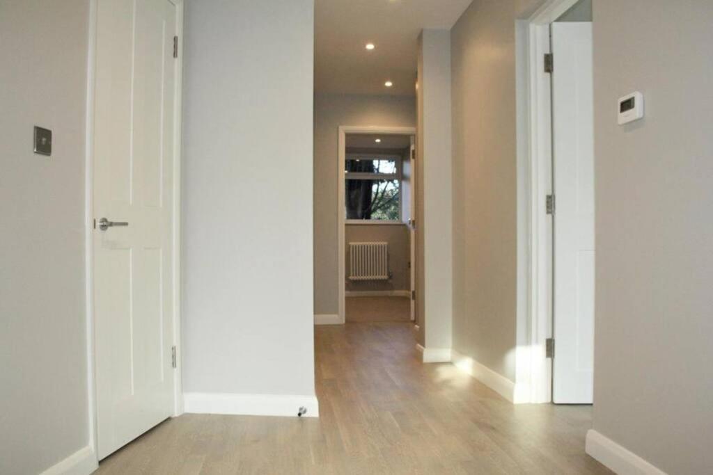 Appartement Marvellous New Build 2 Bed Flat - 1 Ophelia Court à Epsom Extérieur photo