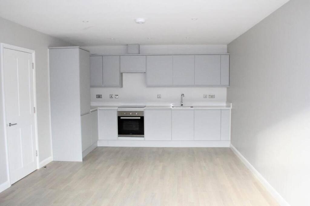 Appartement Marvellous New Build 2 Bed Flat - 1 Ophelia Court à Epsom Extérieur photo