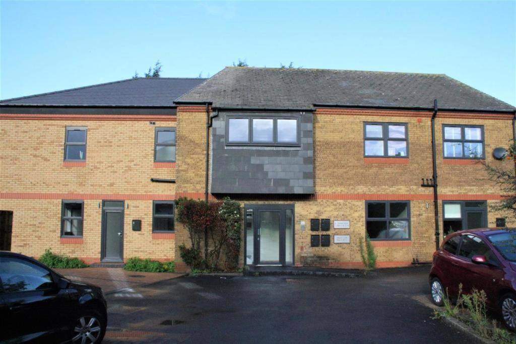 Appartement Marvellous New Build 2 Bed Flat - 1 Ophelia Court à Epsom Extérieur photo
